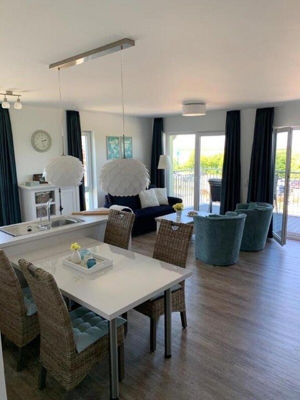 TV, stereo - 47.2.N Waterkant - modern vacation apartment, sauna, close to the beach, free of charge (Wangerland)