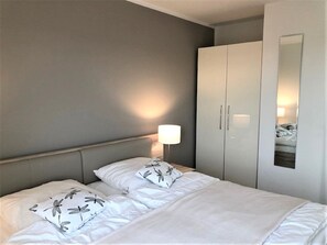 2 bedrooms, WiFi, bed sheets - 47.5.M Seestern - Modern apartment, sea view, large balcony, laundry (Wangerland)