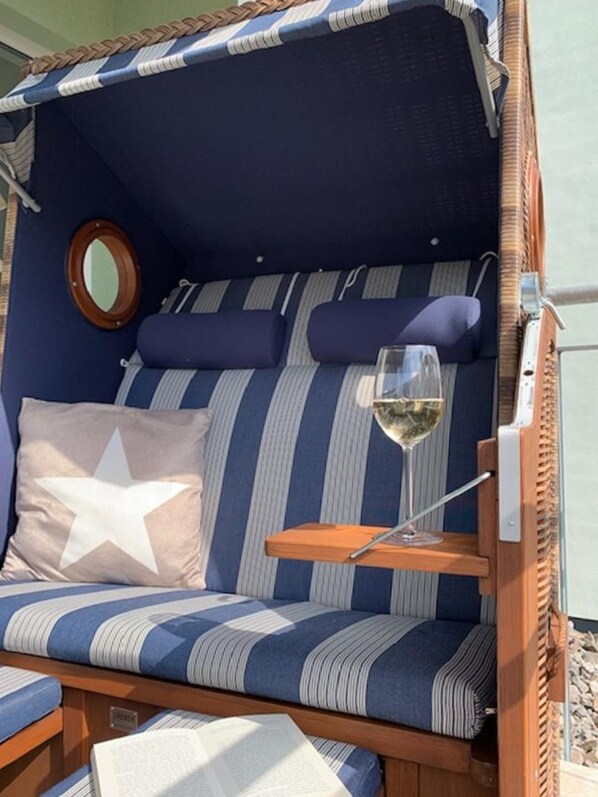 Property grounds - 47.1.S Waterkant - cozy vacation apartment on the beach, sauna, pets allowed (Wangerland)