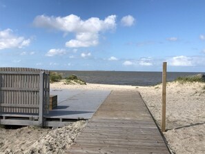 Beach - 48.6.N Dwarslöper - Large vacation apartment with sea view, modern furnishings, (Wangerland)