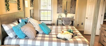 Cast Iron Key Inn: Farm-to-Table Bed & Breakfast