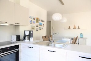 Refrigerador, horno, parrilla de estufa y lavavajillas 