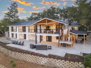 Exterior - Vineyard House at Oak & Vine (Paso Robles)