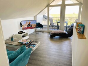 Unclassified image, 4 of 30, button