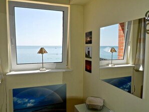 Unclassified image, 4 of 13, button