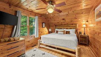 3 bedrooms, iron/ironing board, travel crib, free WiFi