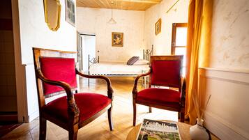 Double Room | Iron/ironing board, free WiFi, bed sheets