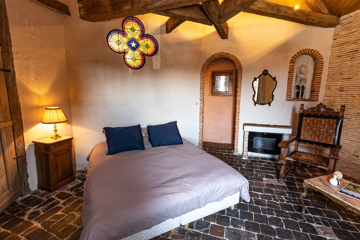 Deluxe Double Room | Iron/ironing board, free WiFi, bed sheets