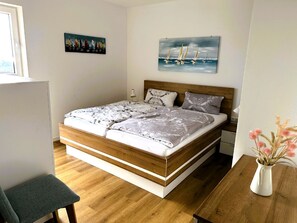 4 bedrooms, WiFi, bed sheets