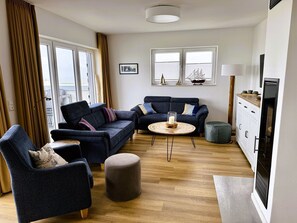 TV, fireplace, stereo