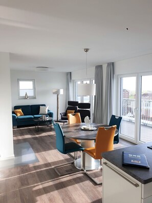 TV, fireplace, stereo - 50.6.S Blinkfüer - Modern, high-quality vacation apartment, sauna, large balcony, (Wangerland)