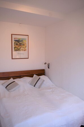 2 bedrooms, WiFi - Close to the beach... directly behind the dike! - House on the dike (Dahme)