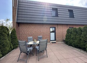 Unclassified image, 3 of 34, button