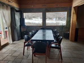 Dining - Spacious, bright house in the heart of the protected Bauges natural park (Le Noyer)