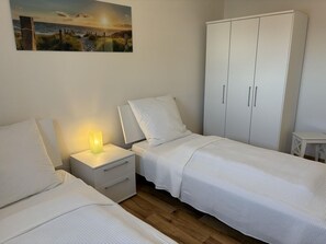 Unclassified image, 2 of 26, button