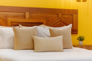 3 bedrooms, in-room safe, iron/ironing board, WiFi