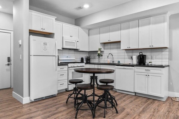 Fridge, microwave, oven, stovetop