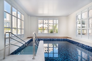 Piscine couverte, piscine extérieure