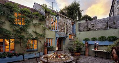 Atmospheric 16th Century Merchants House