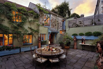 Atmospheric 16th Century Merchants House