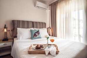 1 bedroom, iron/ironing board, WiFi, bed sheets - Maison Downtown Luxury Studio! (Zakynthos)