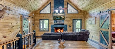 Smart TV, fireplace
