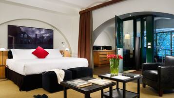 Junior-Suite | 1 Schlafzimmer, hochwertige Bettwaren, Minibar, Zimmersafe