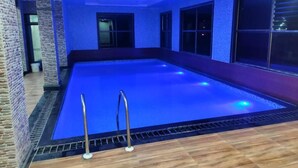 Indoor pool - Hotel Dayal International (Kanthi)