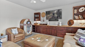 Smart TV y chimenea