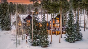 Exterior - Luxury Home w/Mountain Views + Hot Tub + Shuttle + Close to Downtown - Inglenook (Breckenridge)