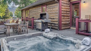 Outdoor dining - Downtown Home + Hot Tub + Ski Shuttle - Harris House (Breckenridge)