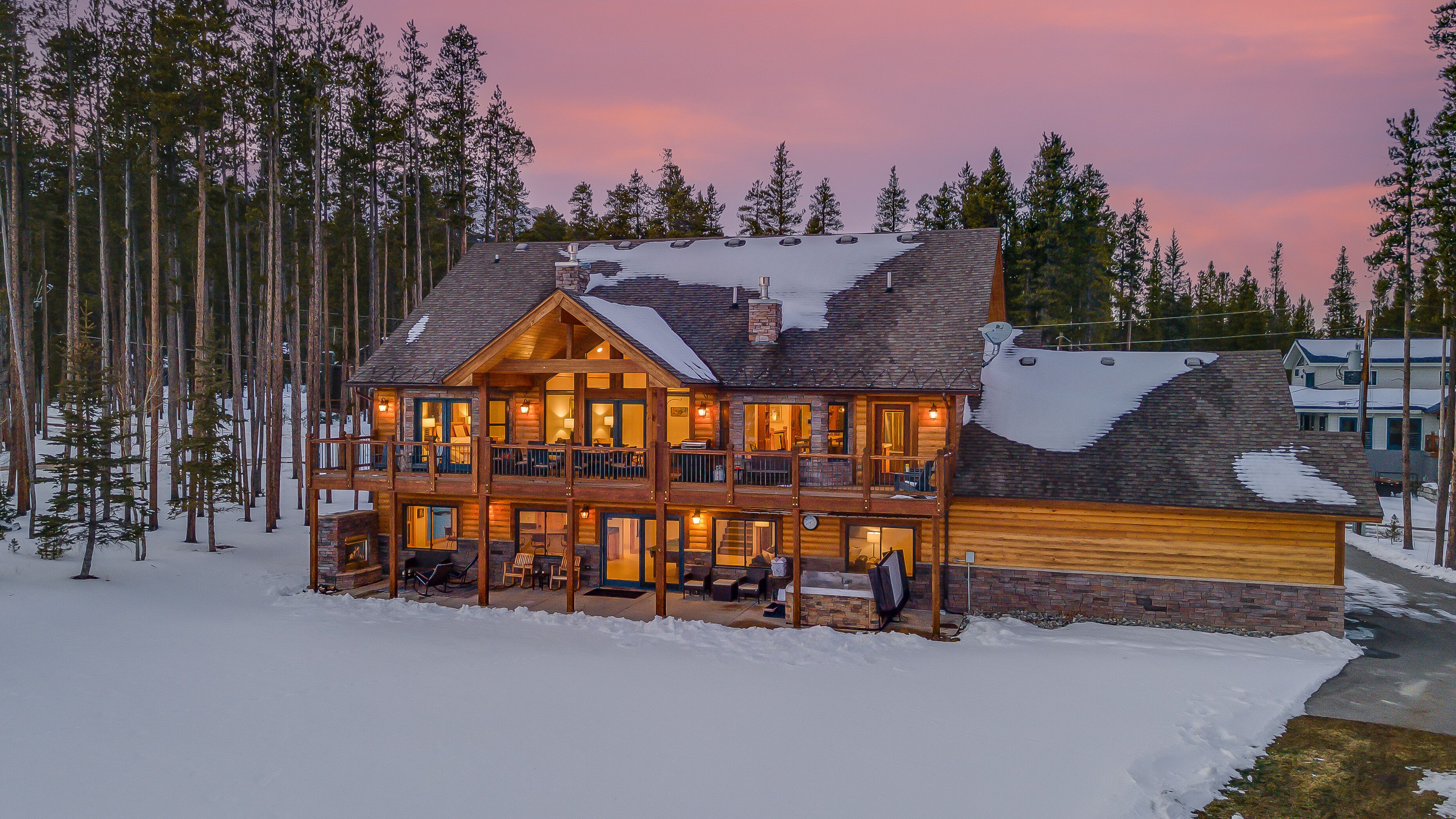 Spectacular w/Mtn Views + Hot Tub + Close to Skiing - La Maison de Montagne