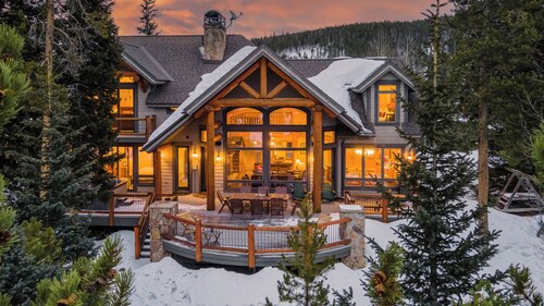 Hot Tub + Ski Shuttle + Mtn Views - Mountain Bear Lodge