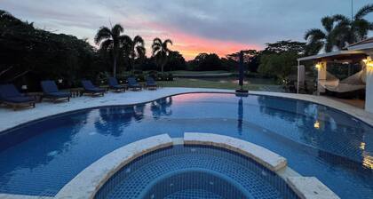 Villa Solara 4 - Luxury 4 Bedroom Private Pool & Jacuzzi - Golf & Lake View