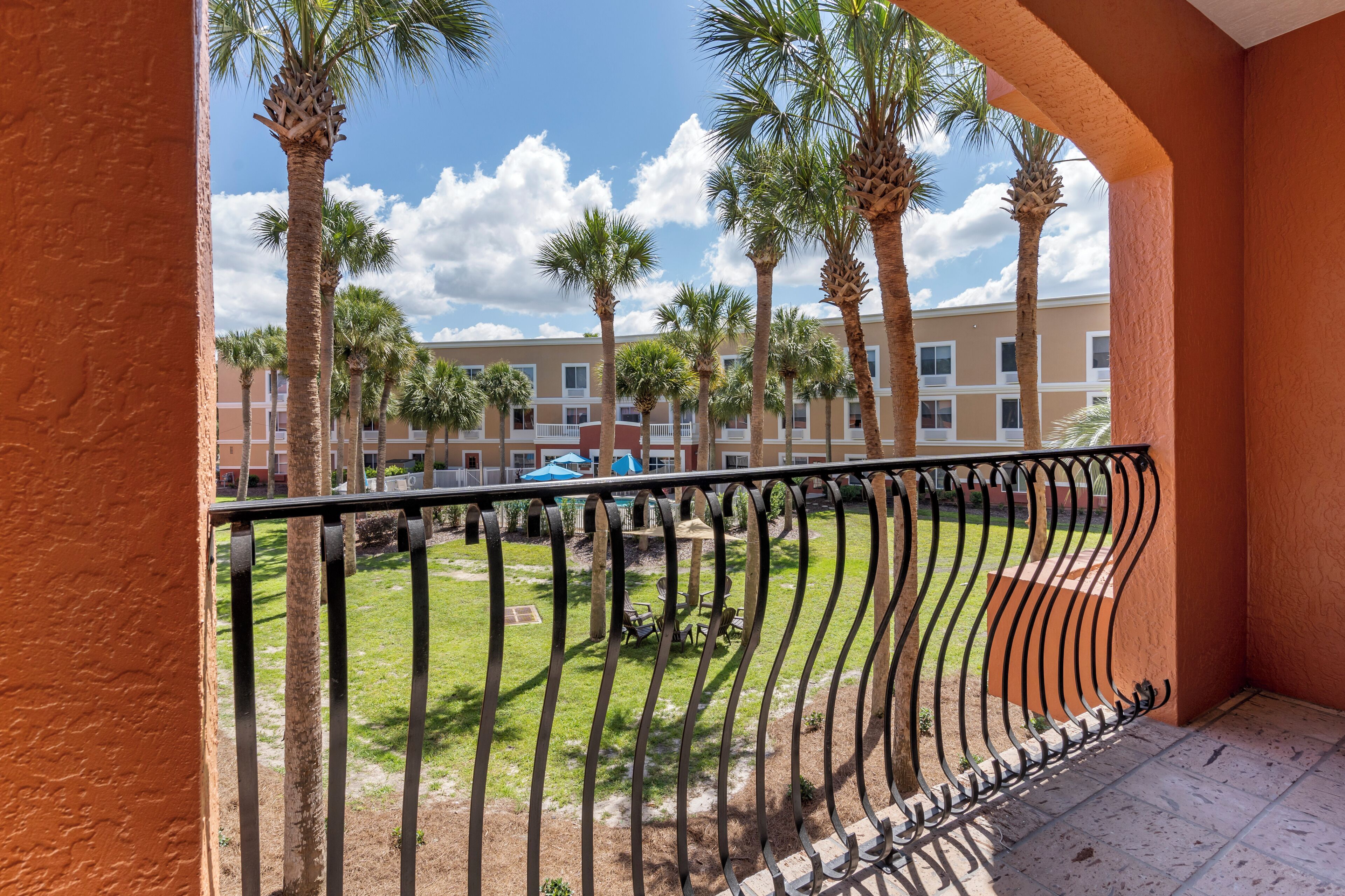 Standardzimmer, 1 King-Bett, Nichtraucher, Balkon (with Single Sofabed) | Blick auf den Innenhof