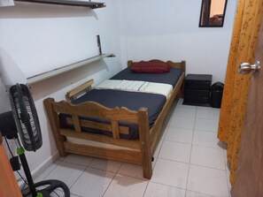 4 bedrooms, iron/ironing board, free WiFi