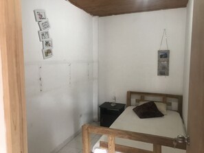 4 bedrooms, iron/ironing board, free WiFi