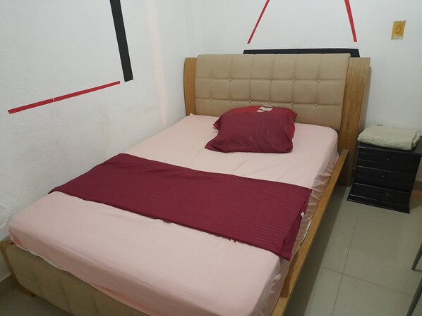 4 bedrooms, iron/ironing board, free WiFi