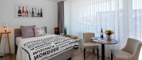 1 bedroom, WiFi, bed sheets