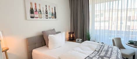 1 bedroom, WiFi, bed sheets
