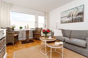 Unclassified image, 3 of 20, button