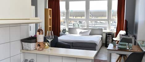 1 bedroom, WiFi, bed sheets