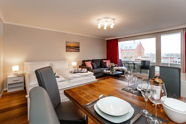 Unclassified image, 1 of 14, button