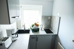 Unclassified image, 2 of 11, button