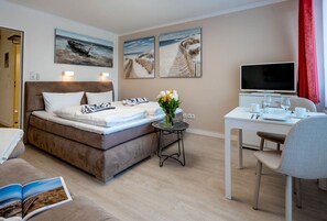 Unclassified image, 5 of 22, button