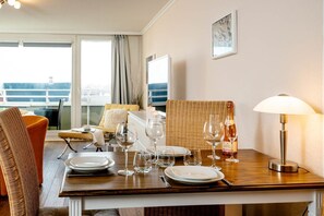Dining - Sternenlicht - The apartment is located near the crossings to the pedestrian zone (Sylt)