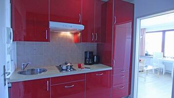 Kühlschrank, Herdplatte, Geschirrspüler