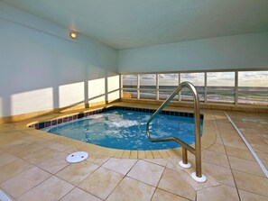 Apartment, Mehrere Betten, Balkon, Meerblick | Pool