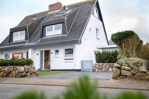 Exterior - Family Hüs - space for 4 people who value peace, comfort and privacy. (Sylt)