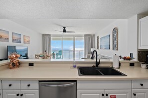 Fridge, microwave, oven, stovetop - FREE Golf+Tix! Majestic 5 Pools, 3 Hot Tubs, Theater, Tennis on 7th Floor! (Panama City Beach)